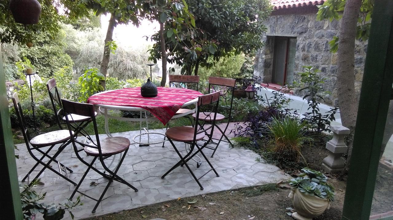 Karaburun Bahçe Acomodação com café da manhã Exterior foto